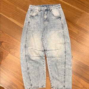 Barrel leg acid wash soft jeans